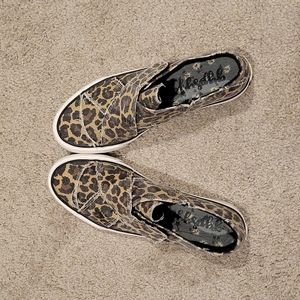 Gypsy Jazz Leopard Sneakers NWOB